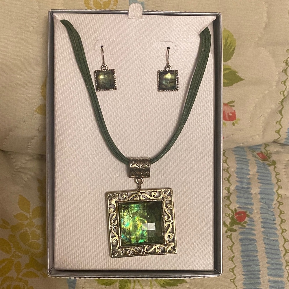 Green Square Pendant Necklace and Earring Set - Women Jewelry